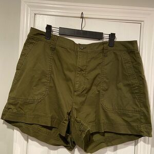 Old Navy Size XL Army Green Cotton Stretch High Rise OG Chino Shorts Stretch